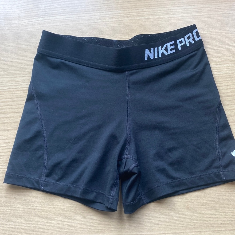 Girls Medium Black Nike Pro Shorts